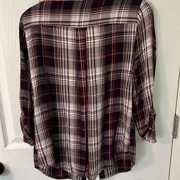 Guess bottom up plaid shirt - Picture 4 of 4